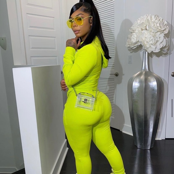 COPY - SHES A RUNNER, SHES A TRACK STAR 🌟 Fall Season coming up!! - Picture 3 of 9